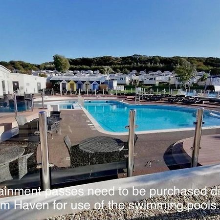 Отель The Fleet Retreat Wyke Regis Экстерьер фото