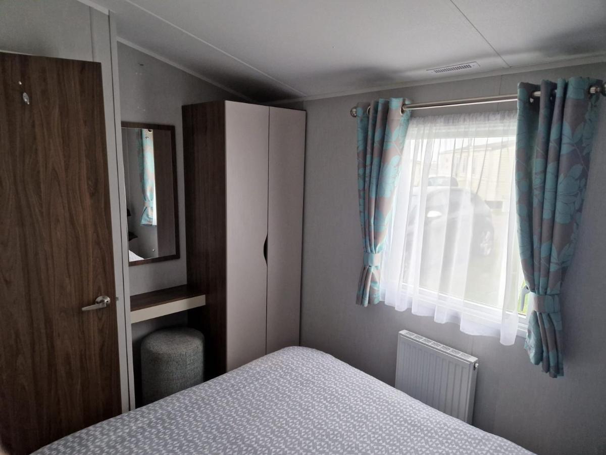 Отель The Fleet Retreat Wyke Regis Экстерьер фото