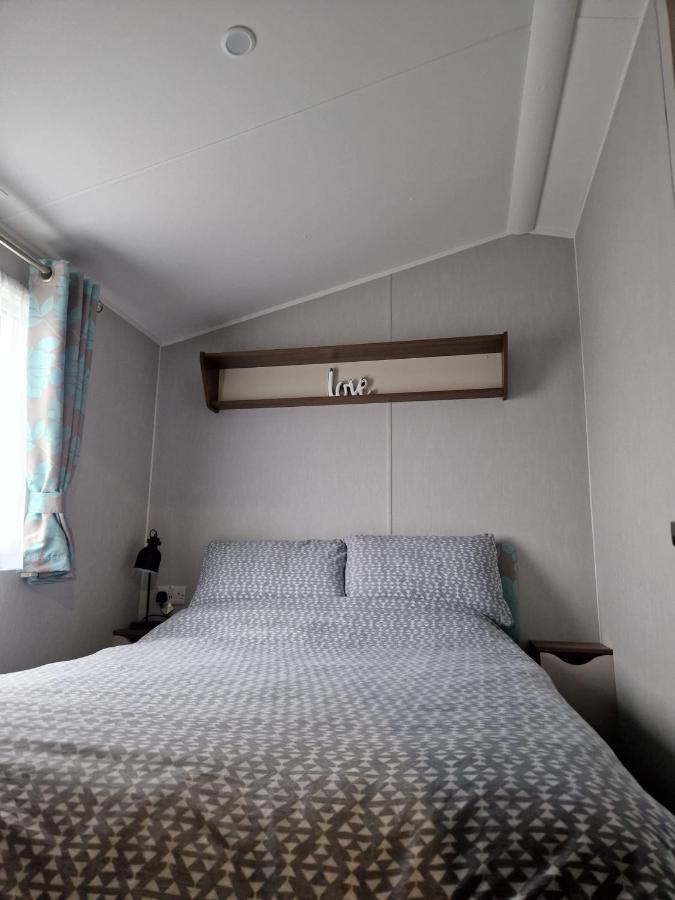 Отель The Fleet Retreat Wyke Regis Экстерьер фото