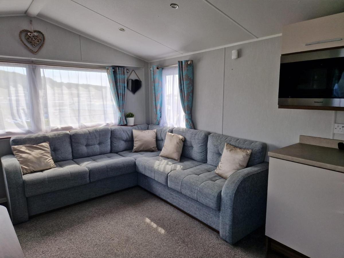 Отель The Fleet Retreat Wyke Regis Экстерьер фото