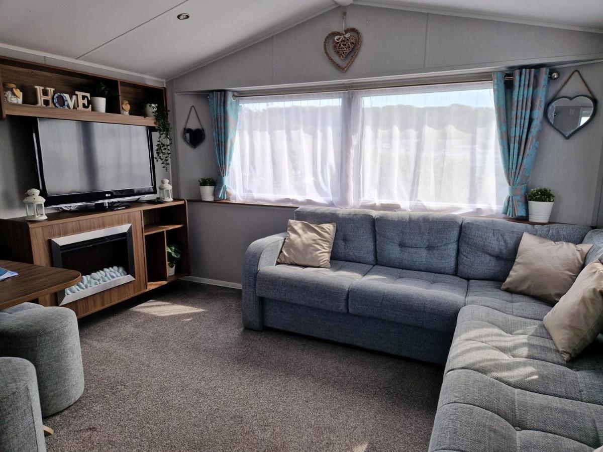 Отель The Fleet Retreat Wyke Regis Экстерьер фото
