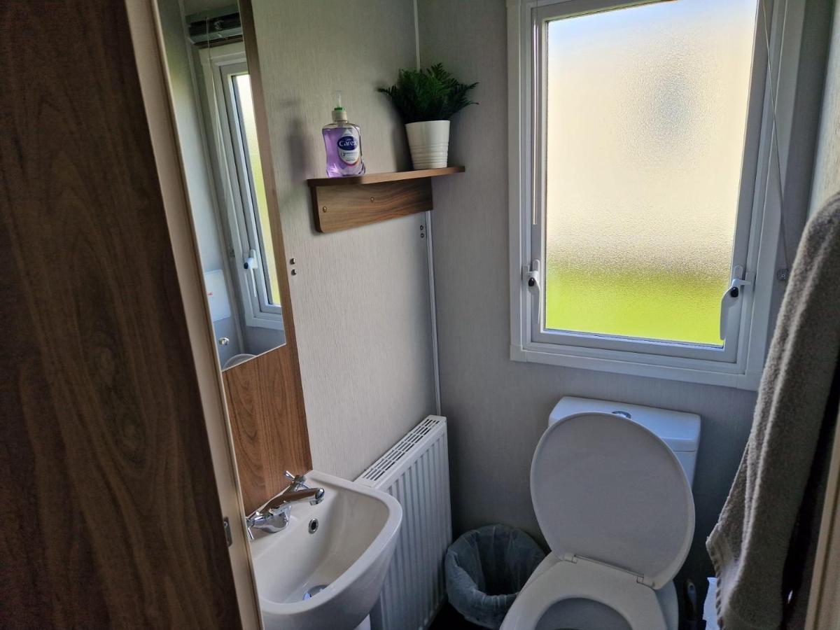 Отель The Fleet Retreat Wyke Regis Экстерьер фото