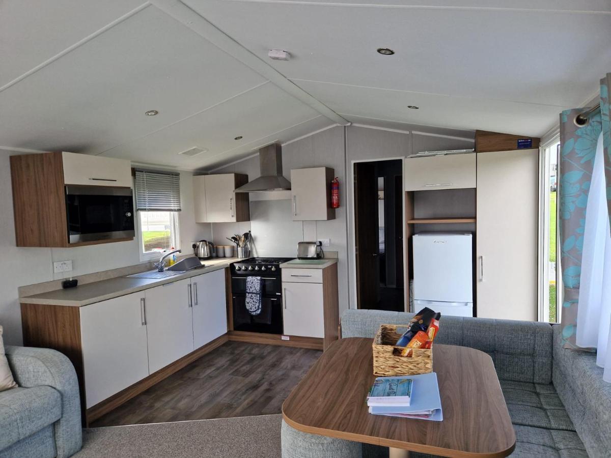 Отель The Fleet Retreat Wyke Regis Экстерьер фото