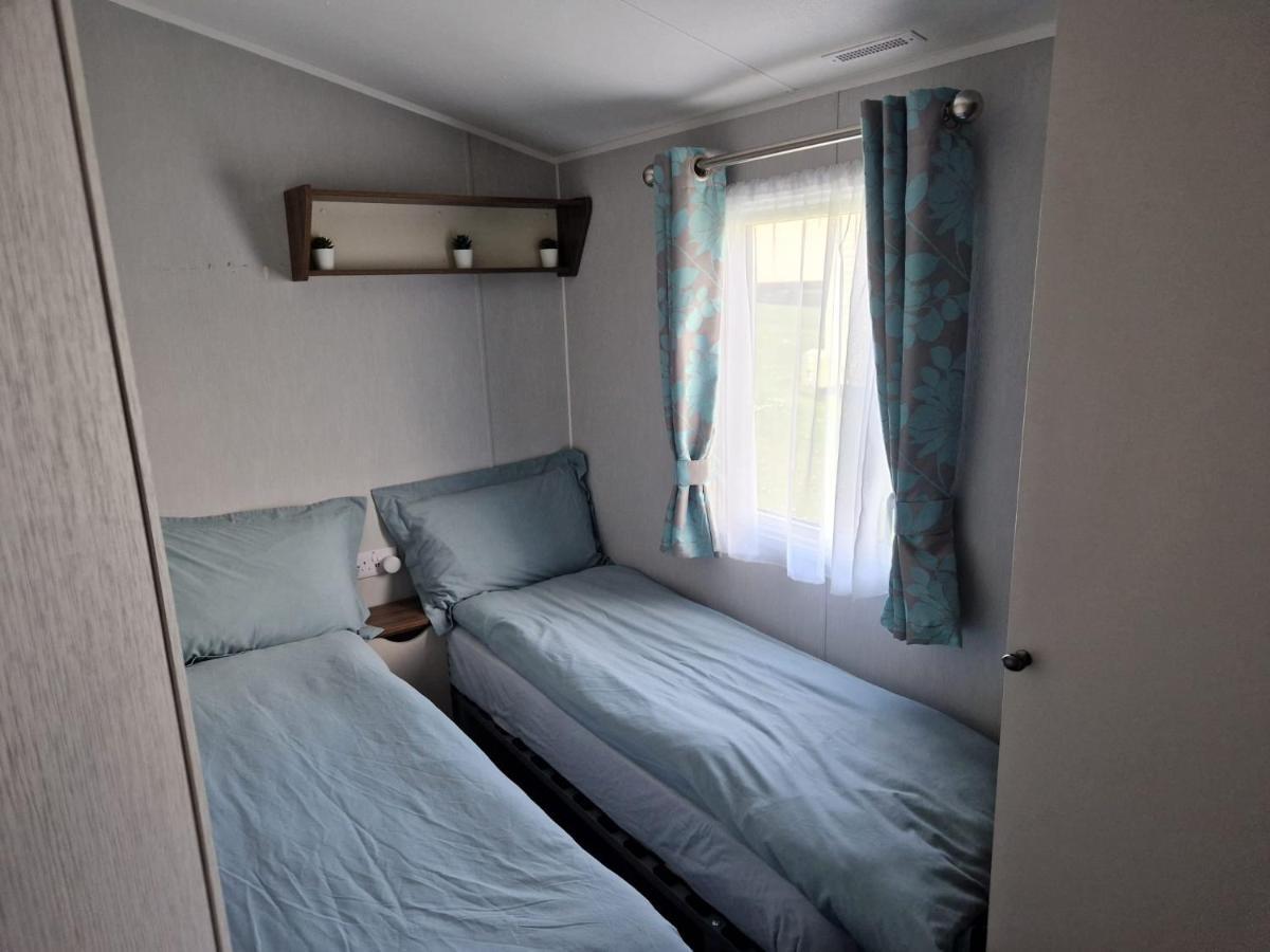 Отель The Fleet Retreat Wyke Regis Экстерьер фото
